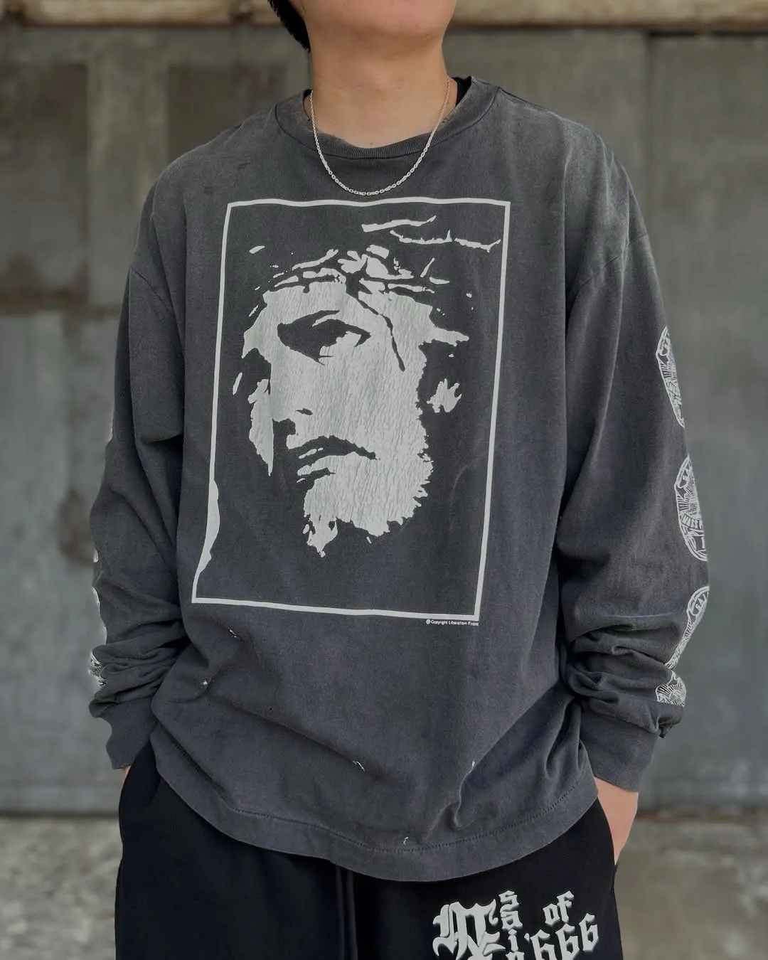 SAINT Mxxxxxx LOVE SAINT LS TEE/BLK LOVE SAINT Big Jesus washed and distressed long sleeves, washed black S-XL, cylindrical cloth Assute dyeing, heavy washing and water fading, pure hand-splashed ink holes, simulated natural fading and old effects, correct version, correct main mark/washed mark/angel anti-counterfeiting label, OEM by domestic top printing factory, top purchasing agent level